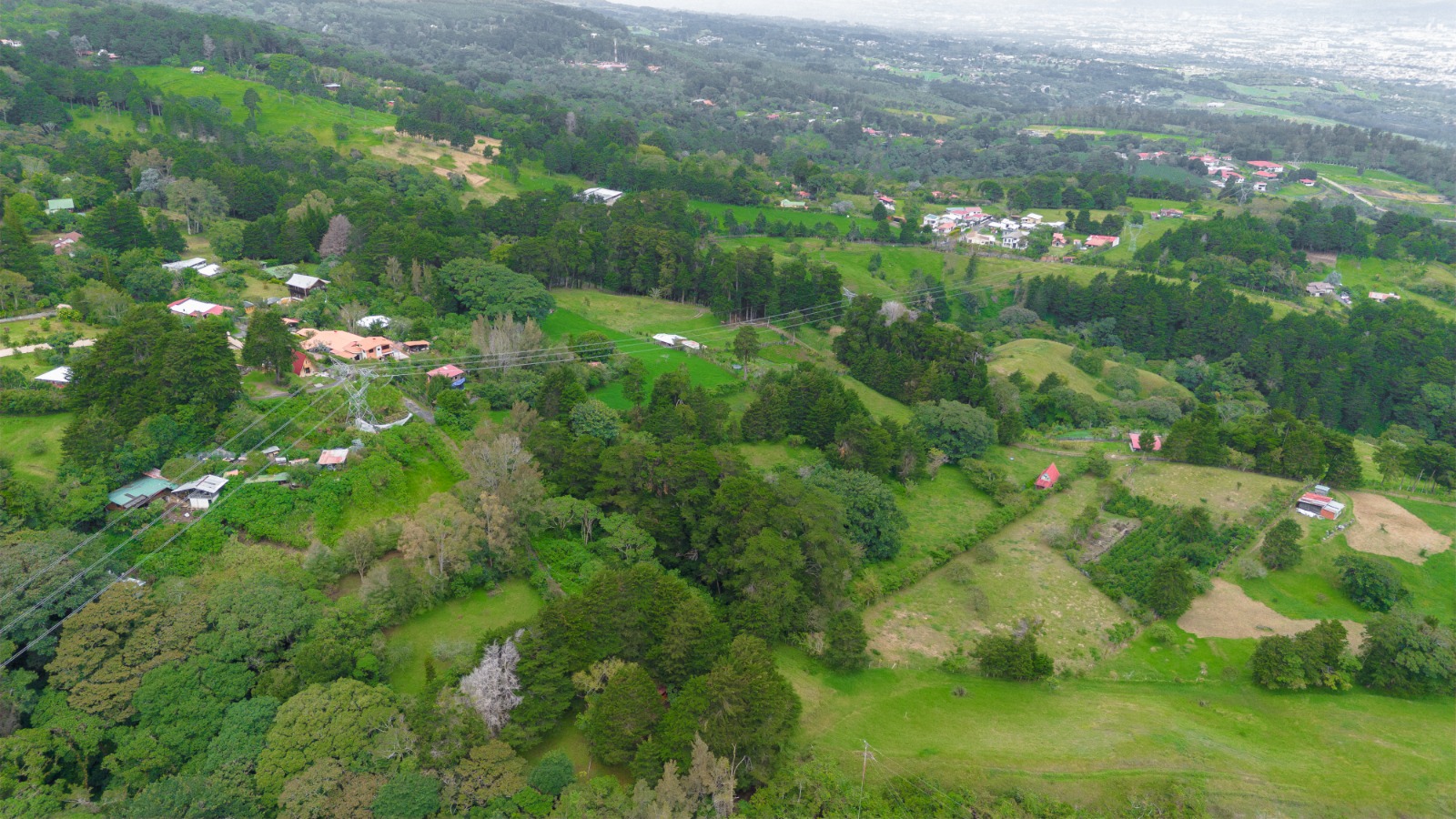 Amplia propiedad en Santo Domingo de Santa Bárbara de Heredia 2