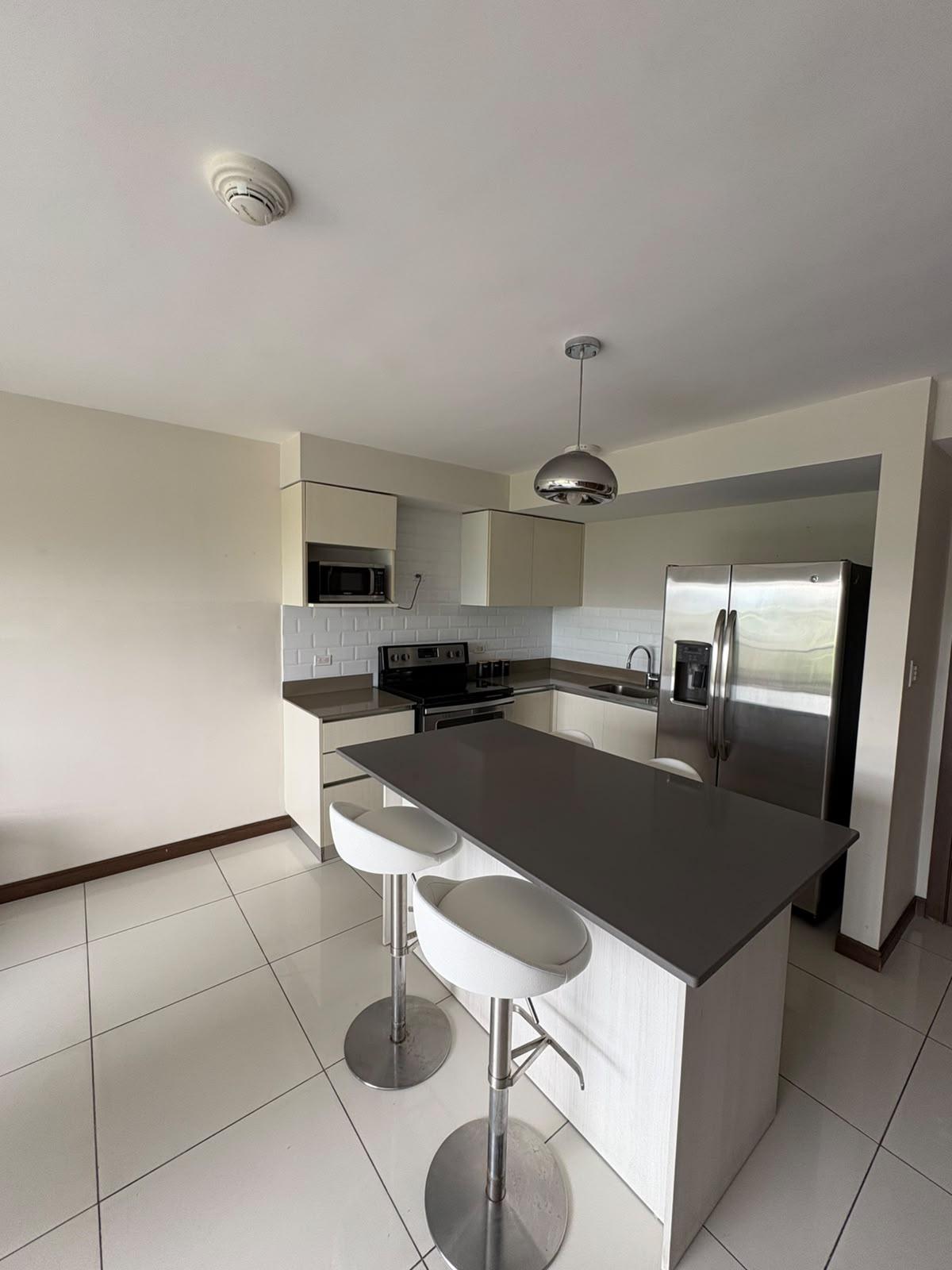 Apartamento amueblado en alquiler en Azenza Towers, La Uruca 4